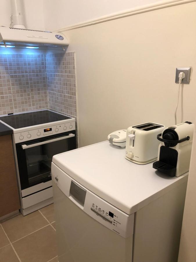 Cosy Apartment In Metaxourgeio Athens Luaran gambar