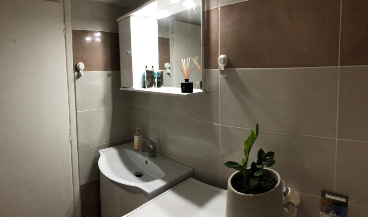 Cosy Apartment In Metaxourgeio Athens Luaran gambar