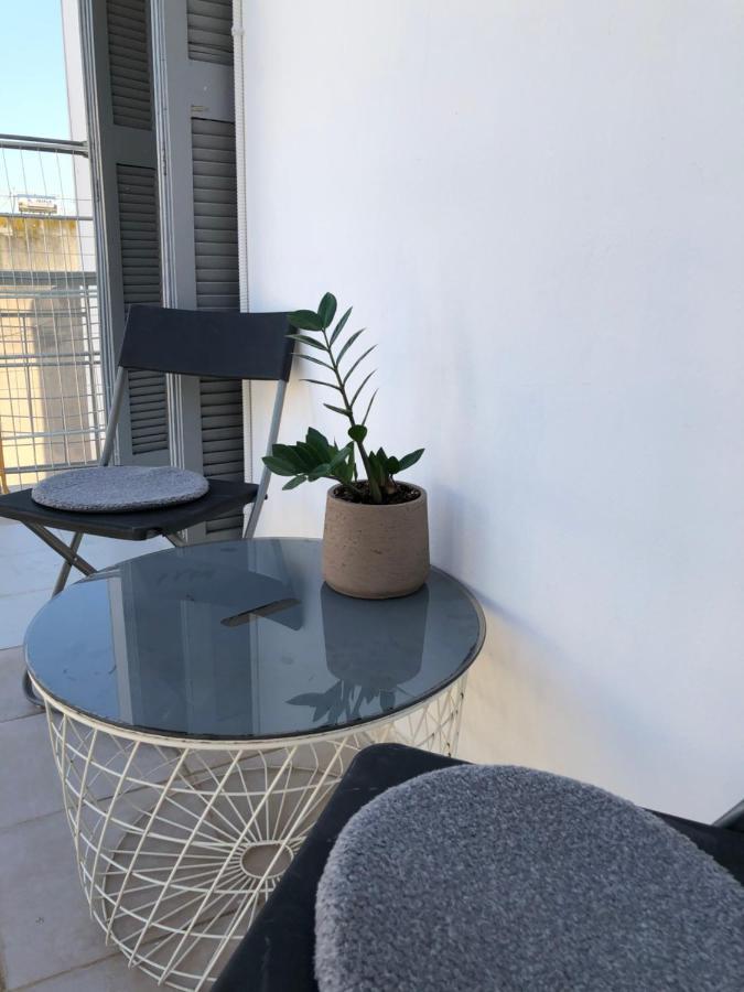 Cosy Apartment In Metaxourgeio Athens Luaran gambar